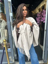 Poncho "Poca" Beige